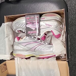 Skechers tone ups size 5